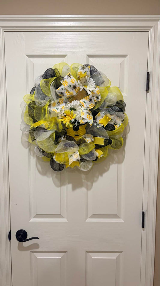 Buzzing Into Spring Wreath